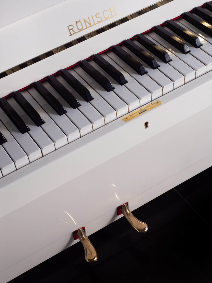 Пианино Ronisch De Luxe (BU) белое, полированное