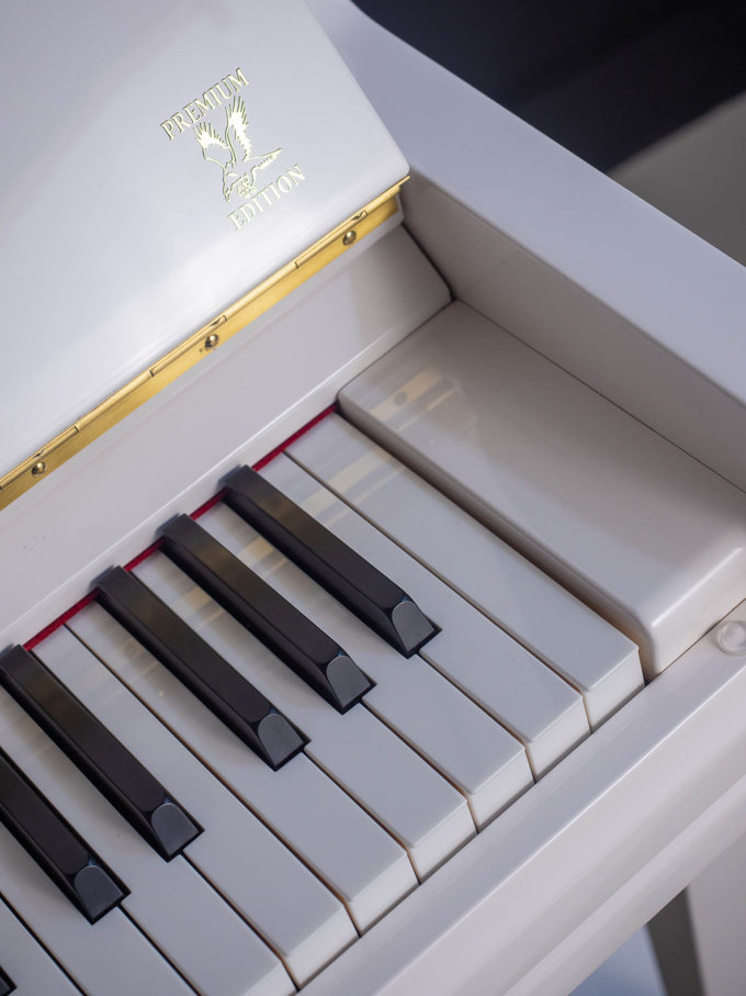 Пианино Weber Professional Studio W121 (BU) белое, полированное