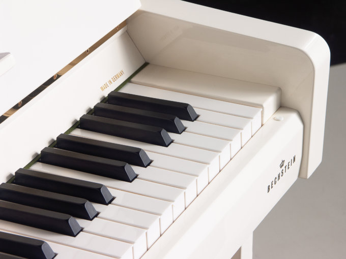 Пианино C. Bechstein Academy A 2 белое, полированное, система климат-контроля Dampp-Chaser